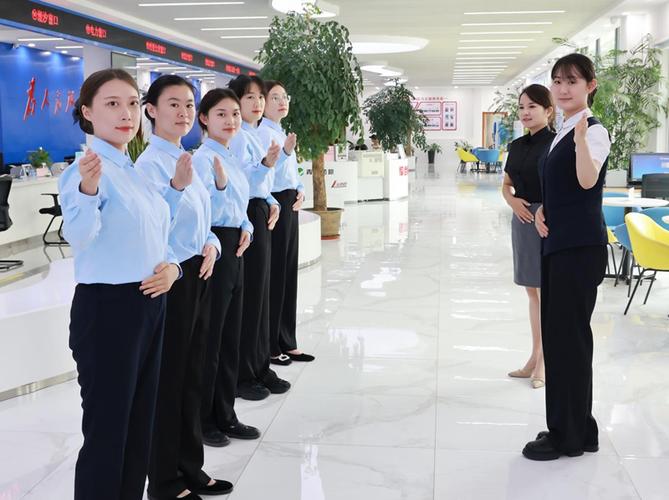 高新區(qū)王因街道便民服務(wù)中心開展禮儀培訓 提升票務(wù)代理服務(wù)水平